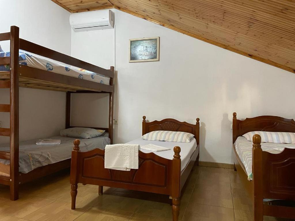 Happy Corner Guest House Shkodër Esterno foto