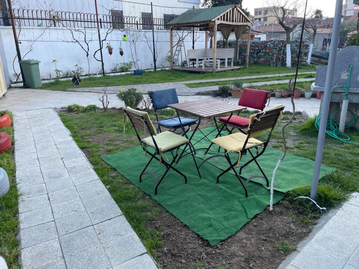 Happy Corner Guest House Shkodër Esterno foto
