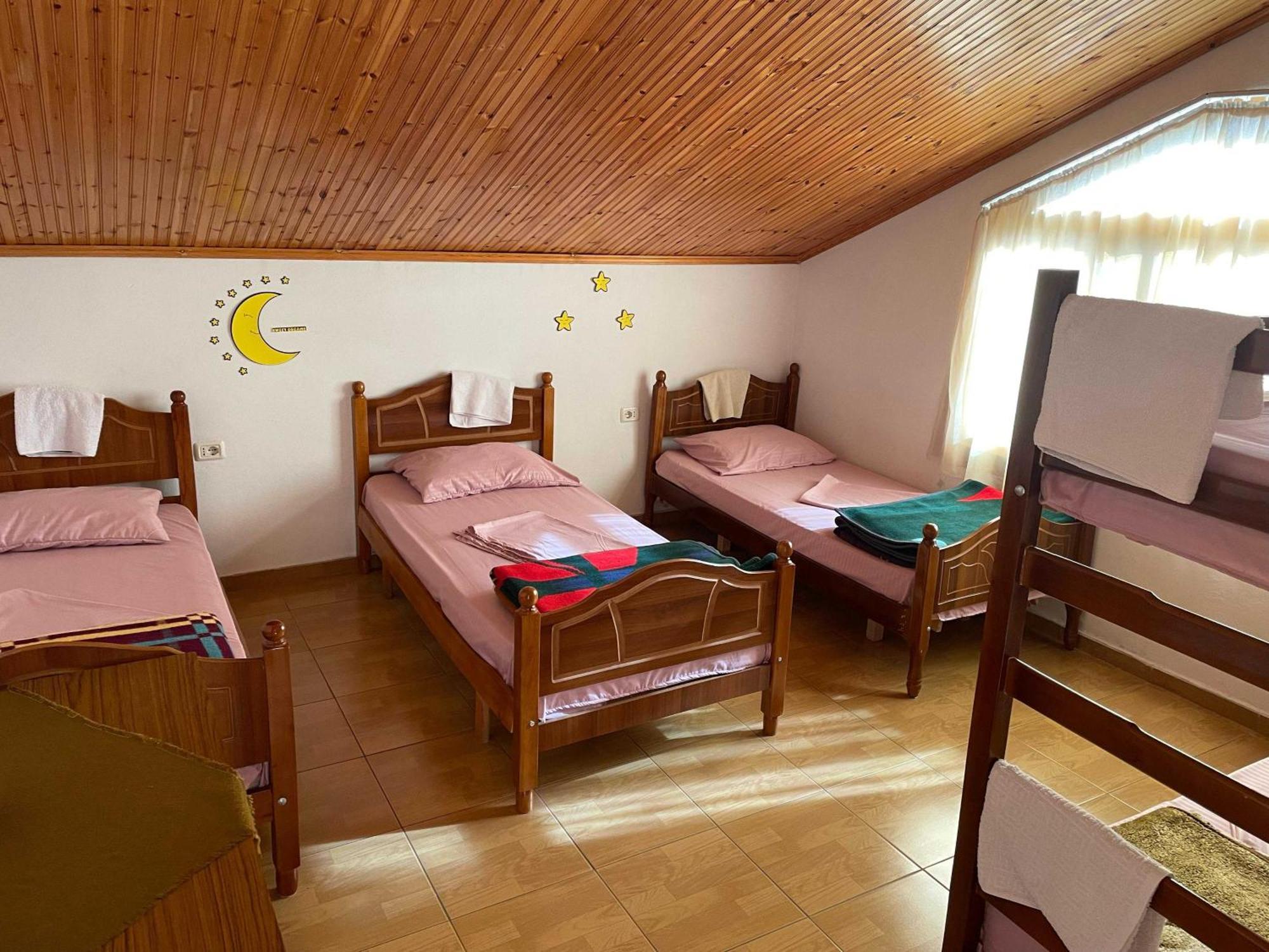 Happy Corner Guest House Shkodër Esterno foto