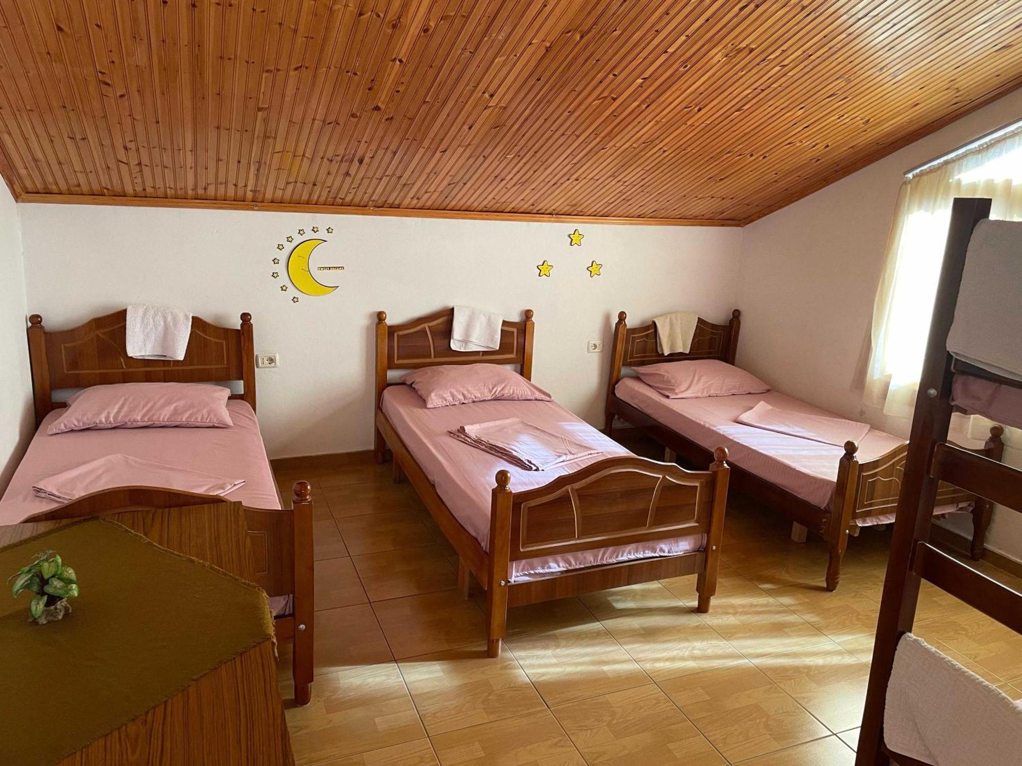 Happy Corner Guest House Shkodër Esterno foto