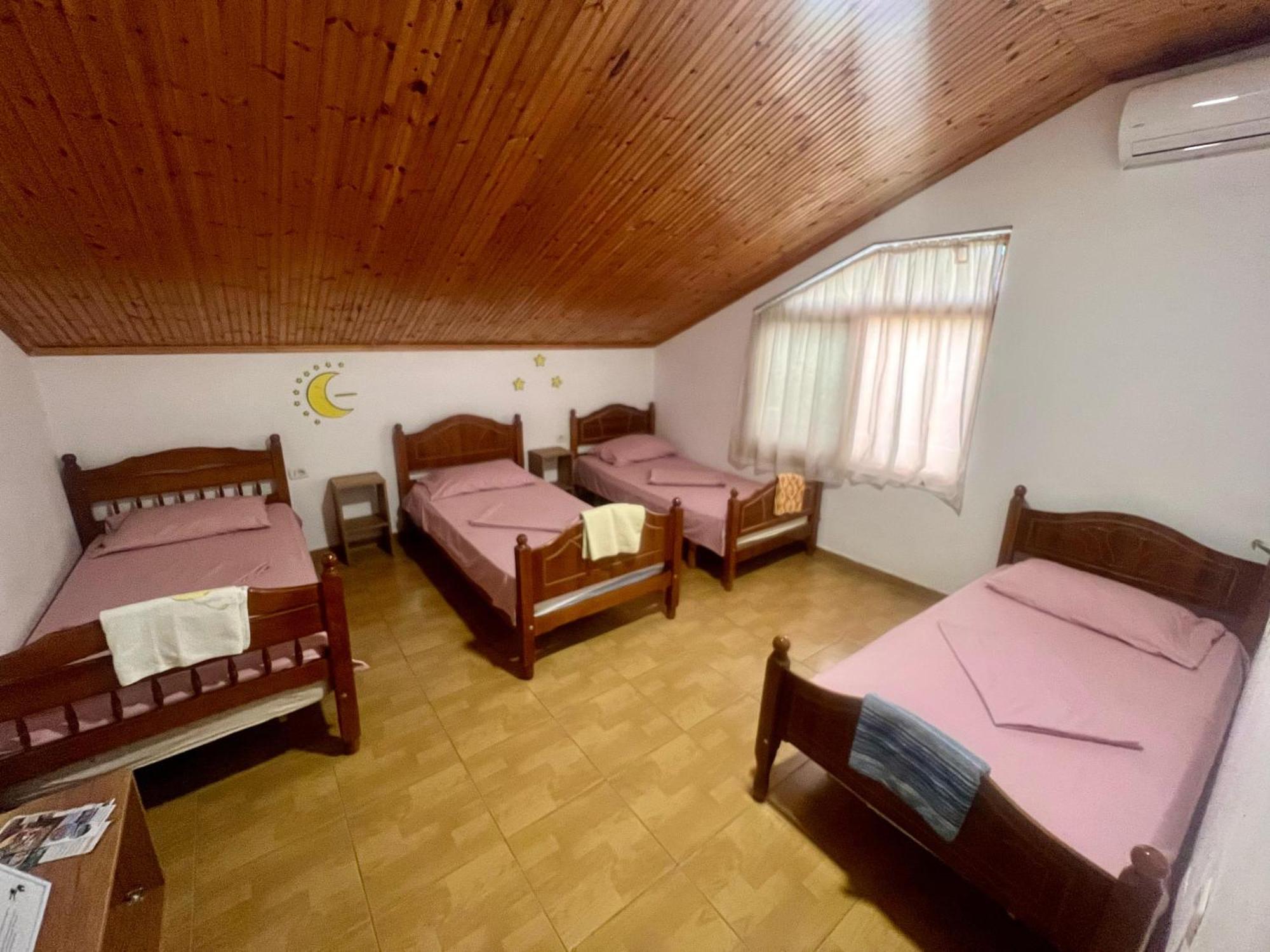 Happy Corner Guest House Shkodër Esterno foto