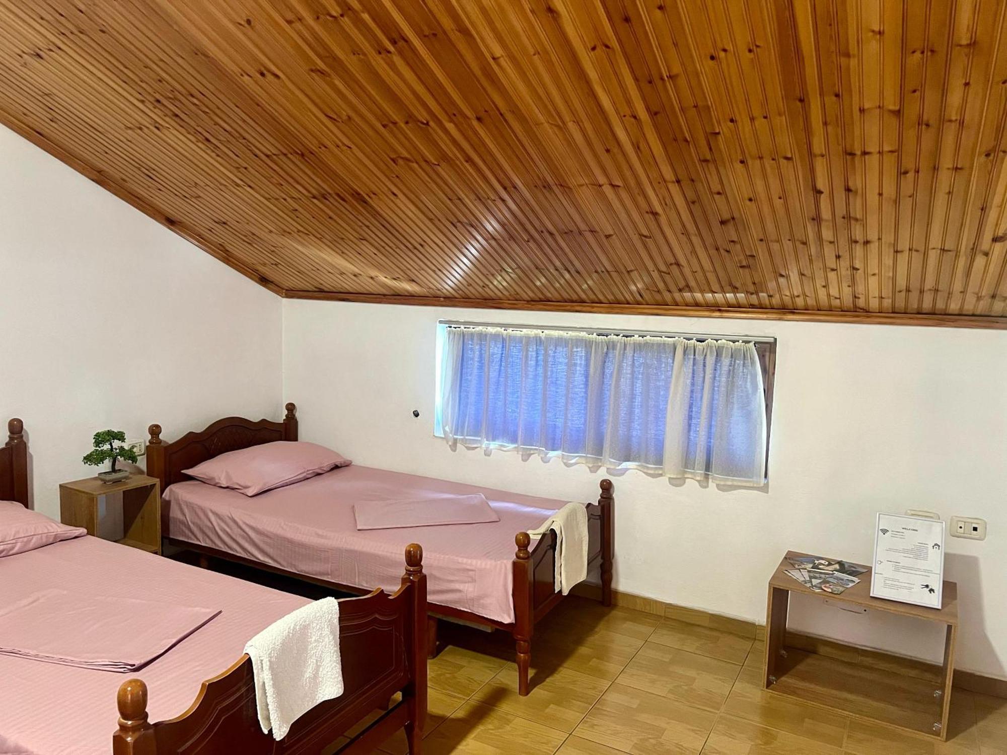 Happy Corner Guest House Shkodër Esterno foto