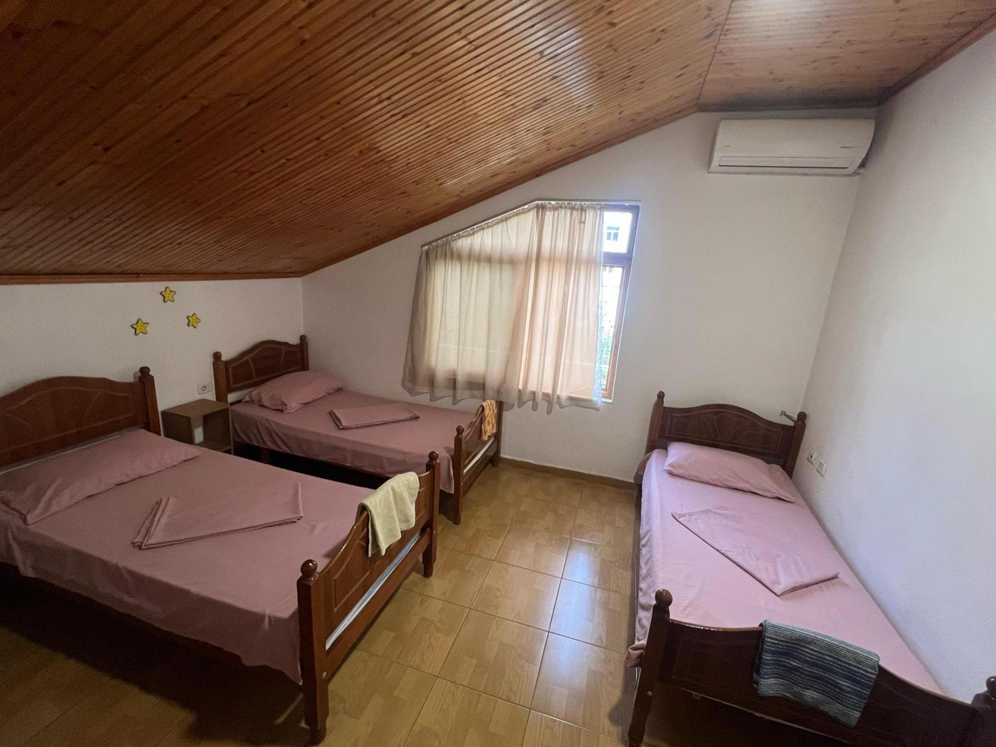 Happy Corner Guest House Shkodër Esterno foto